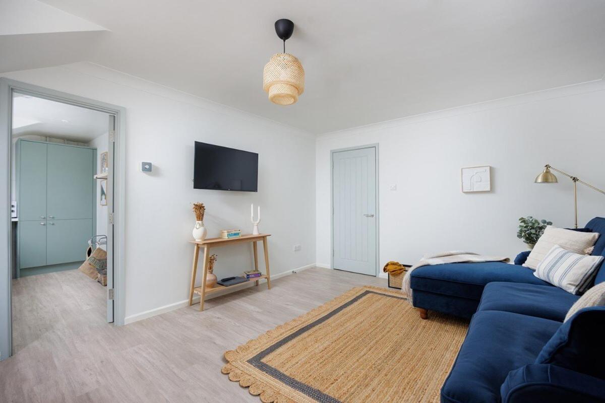 Luxury Penthouse 2 Bed Apartment Плимът Екстериор снимка