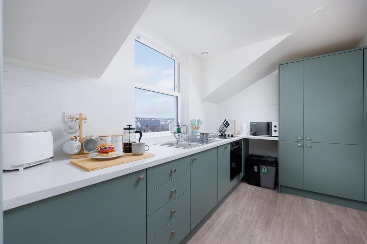Luxury Penthouse 2 Bed Apartment Плимът Екстериор снимка