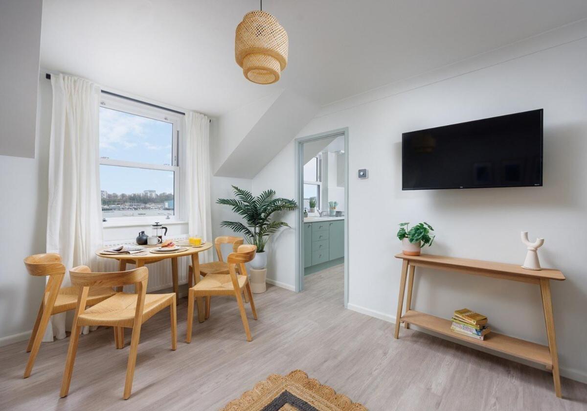 Luxury Penthouse 2 Bed Apartment Плимът Екстериор снимка