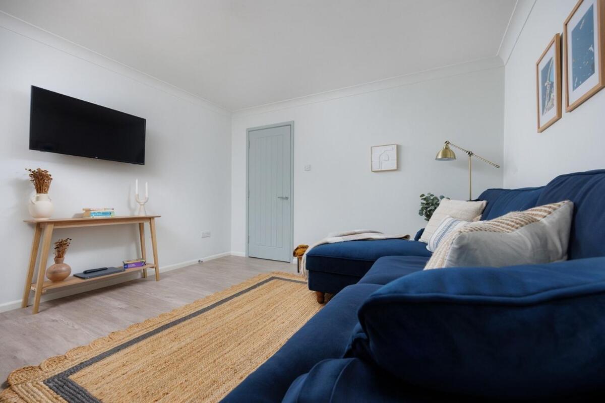 Luxury Penthouse 2 Bed Apartment Плимът Екстериор снимка
